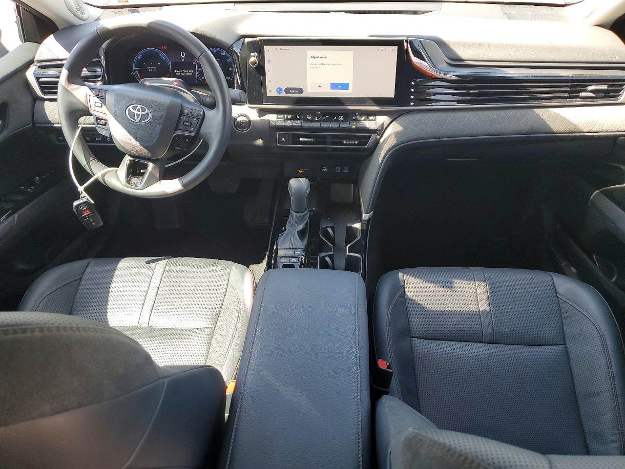 2025 TOYOTA CAMRY XLE photo 15