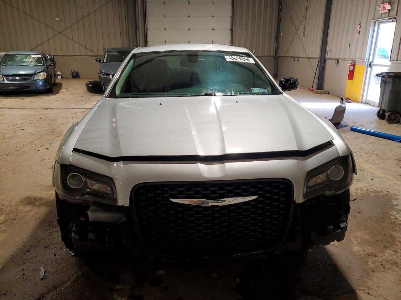 2019 CHRYSLER 300 TOURING photo 9