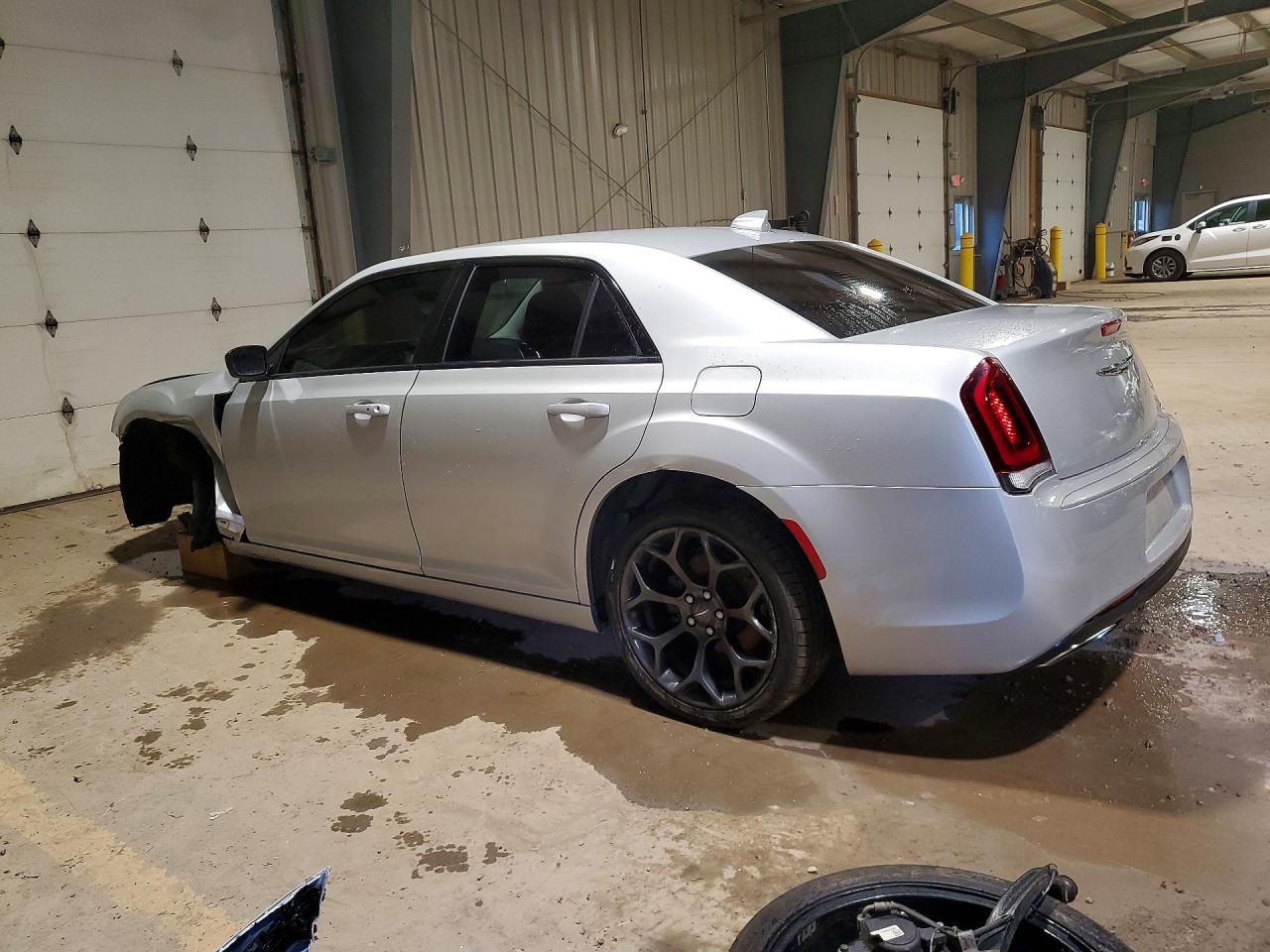 2019 CHRYSLER 300 TOURING photo 3
