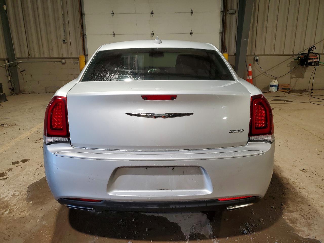 2019 CHRYSLER 300 TOURING photo 11