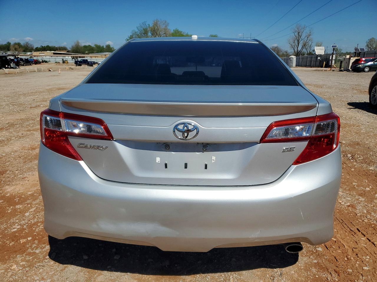 2012 TOYOTA CAMRY SE photo 11