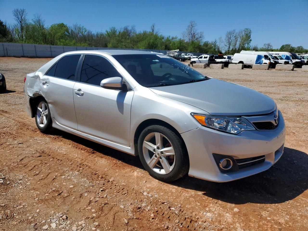 2012 TOYOTA CAMRY SE photo 7