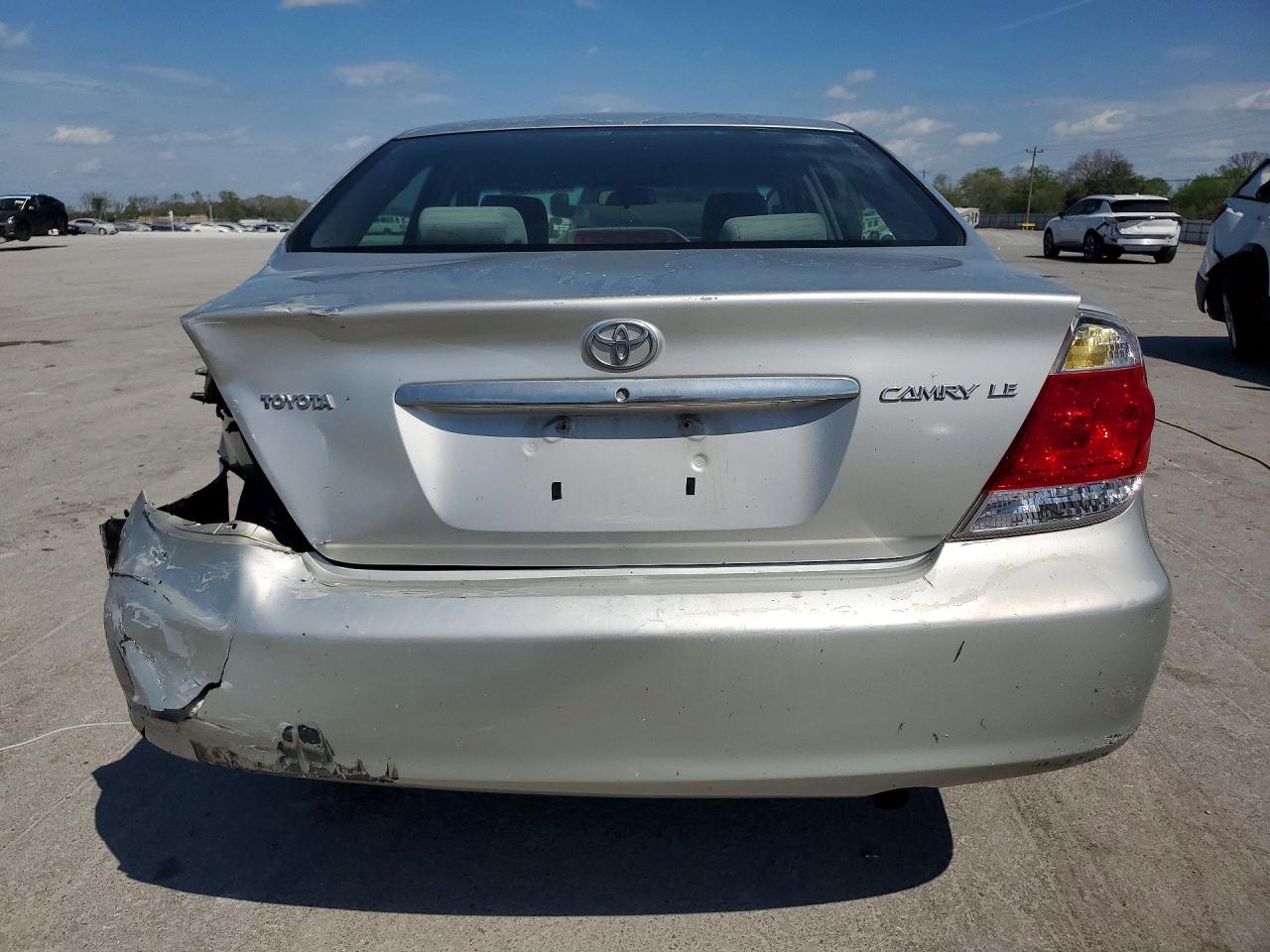 2006 TOYOTA CAMRY LE photo 11