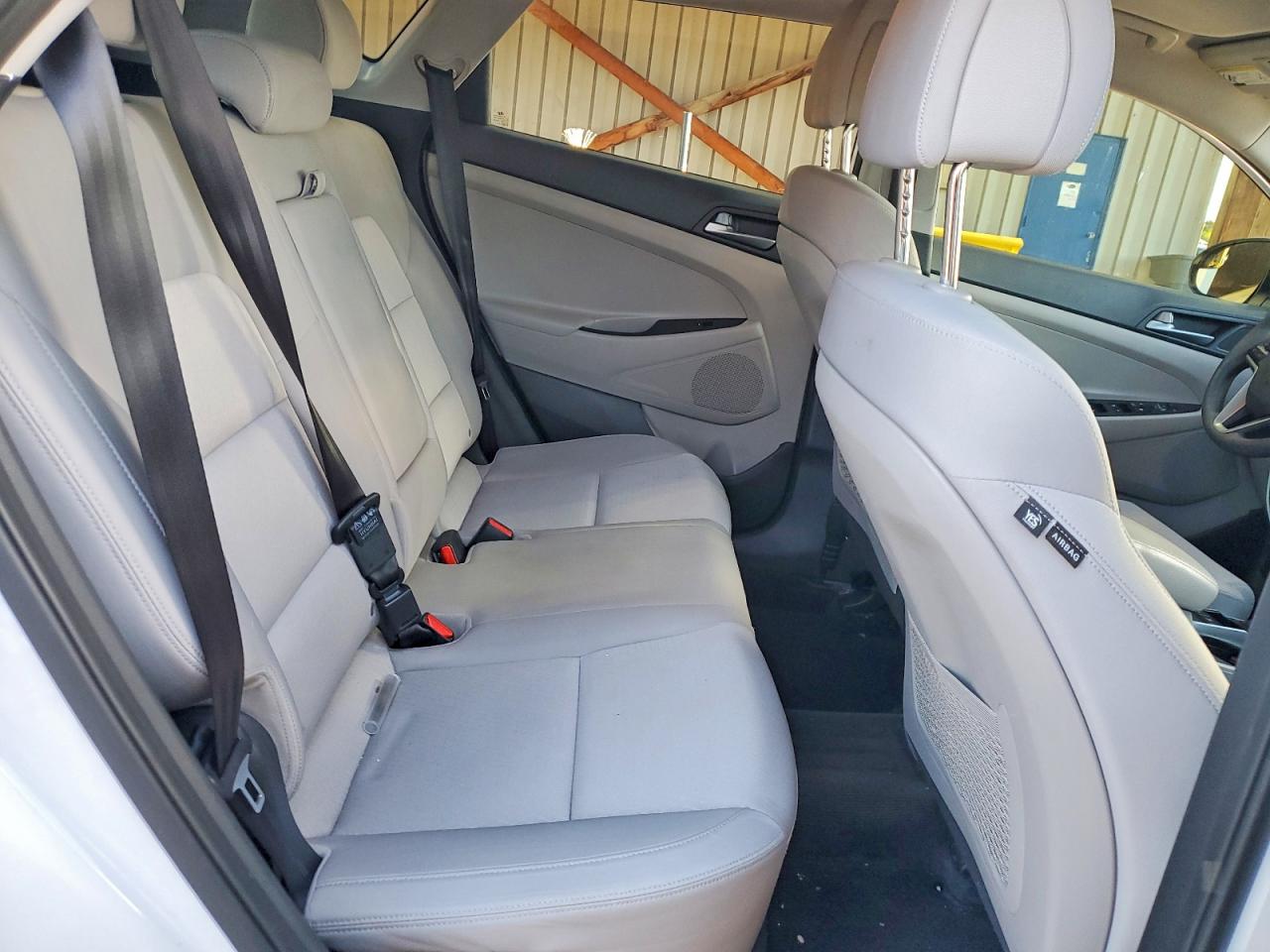 2017 HYUNDAI TUCSON SE photo 31
