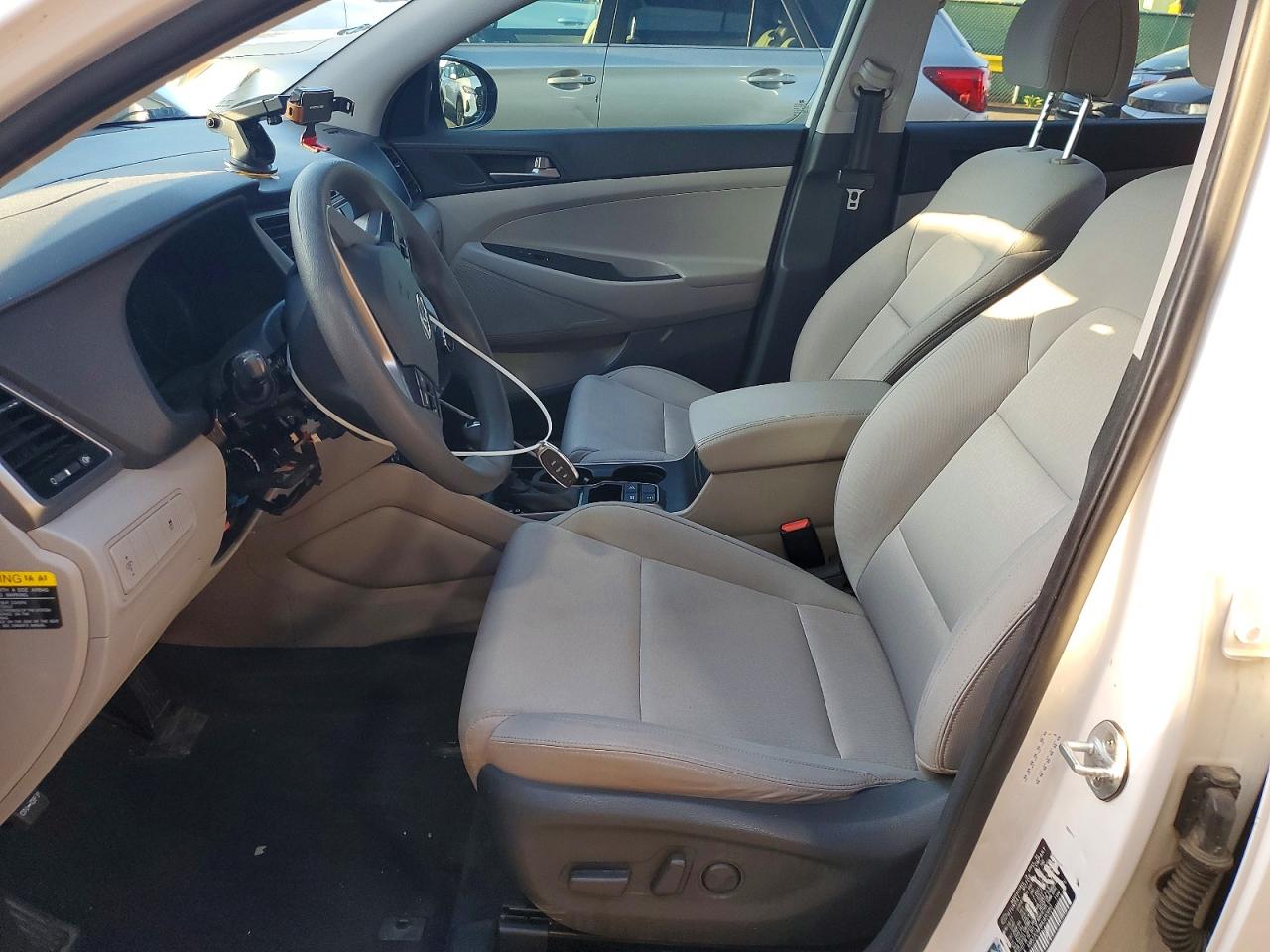 2017 HYUNDAI TUCSON SE photo 19