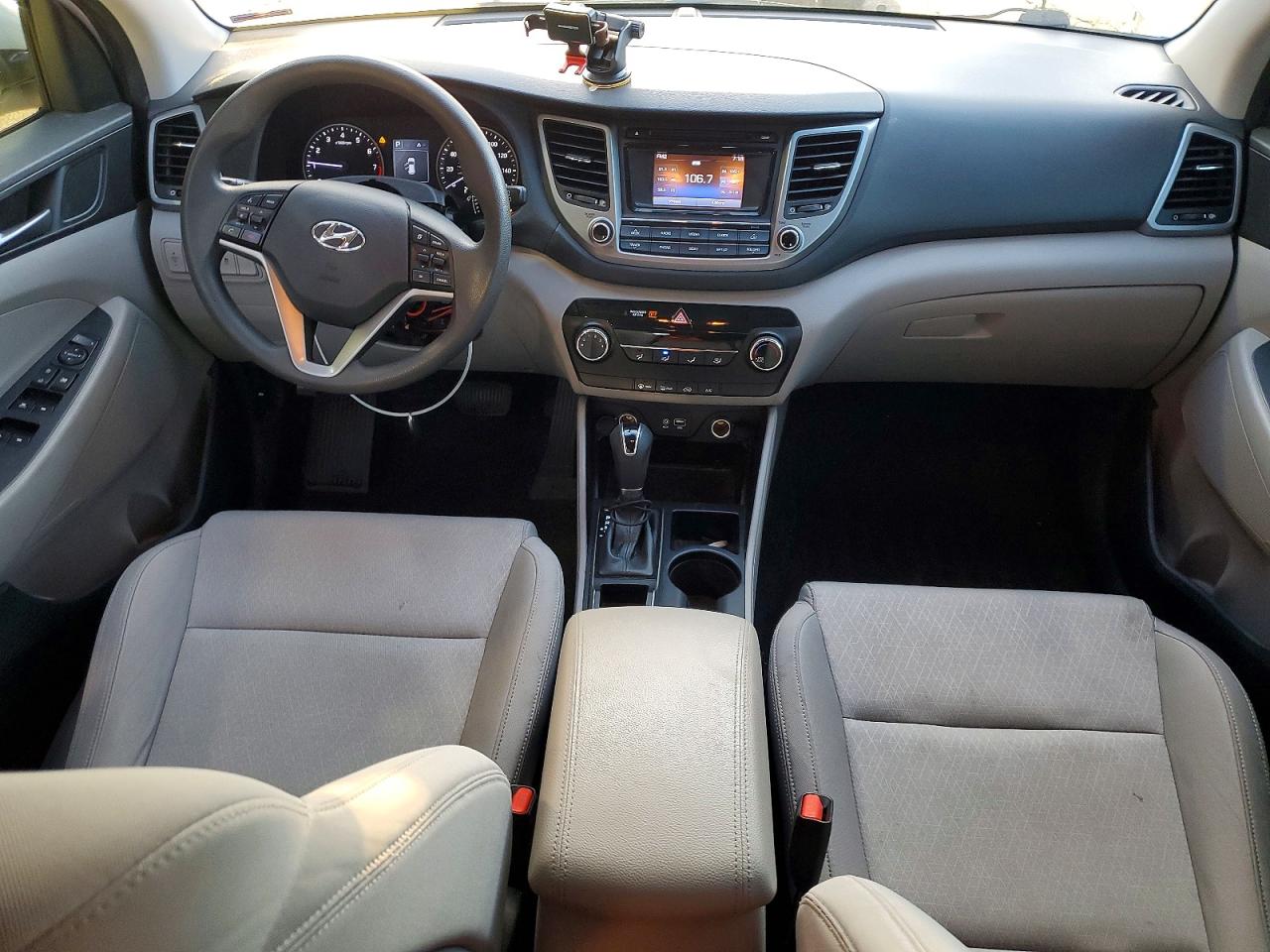2017 HYUNDAI TUCSON SE photo 22
