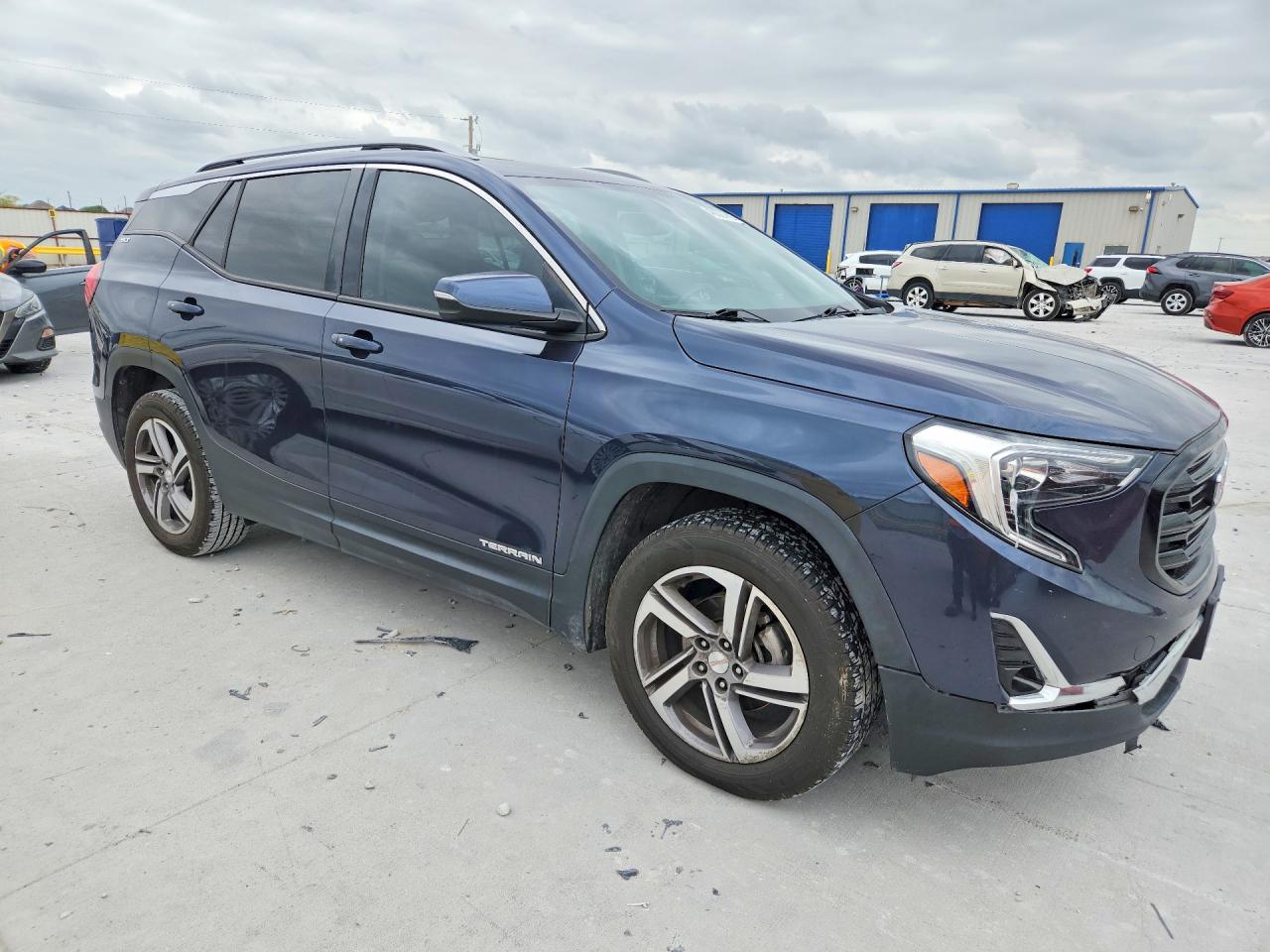 2018 GMC TERRAIN photo 4