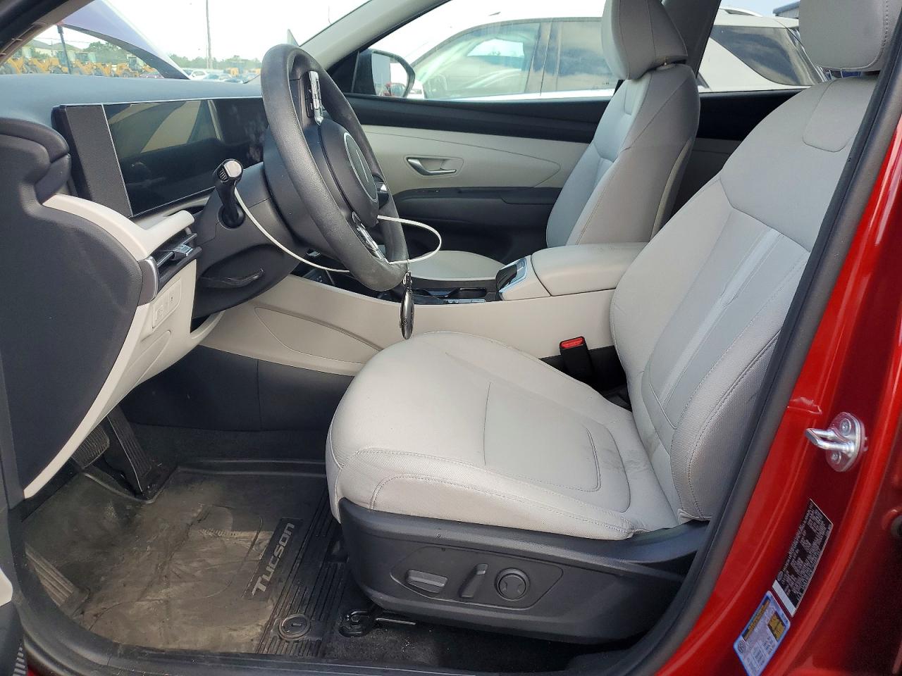 2025 HYUNDAI TUCSON SEL photo 13