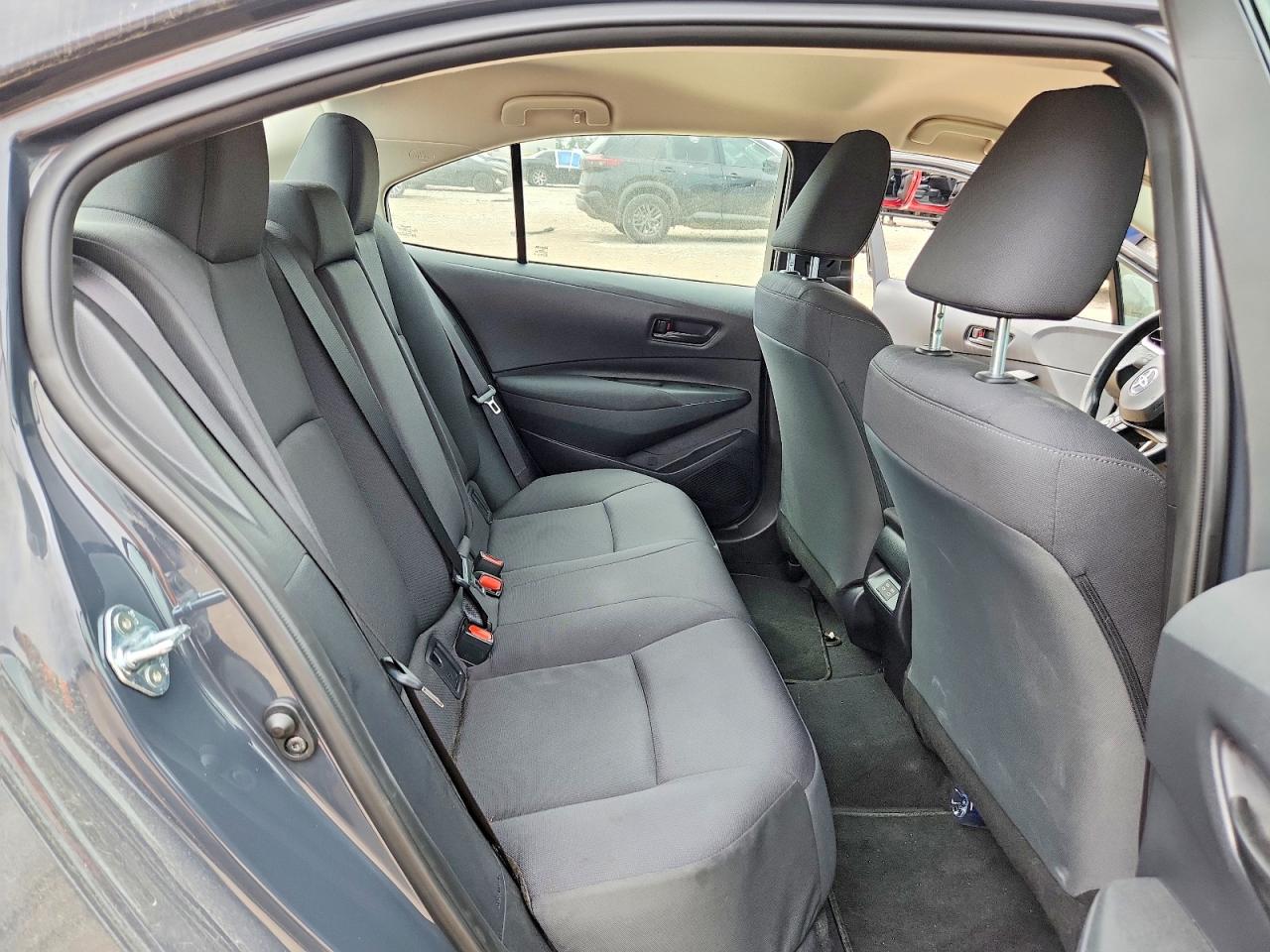 2025 TOYOTA COROLLA LE photo 28