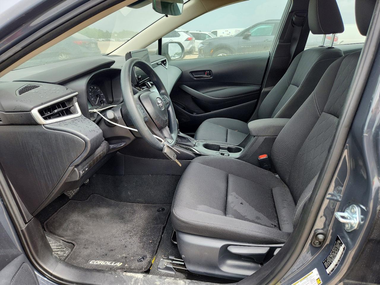 2025 TOYOTA COROLLA LE photo 19