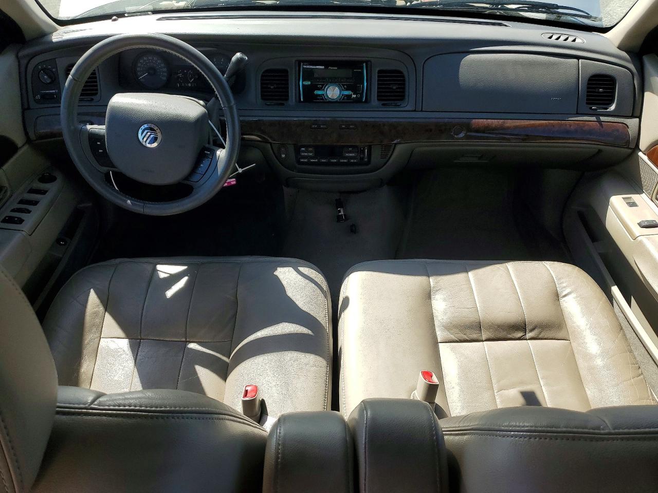 2010 MERCURY GRAND MARQUIS LS photo 15