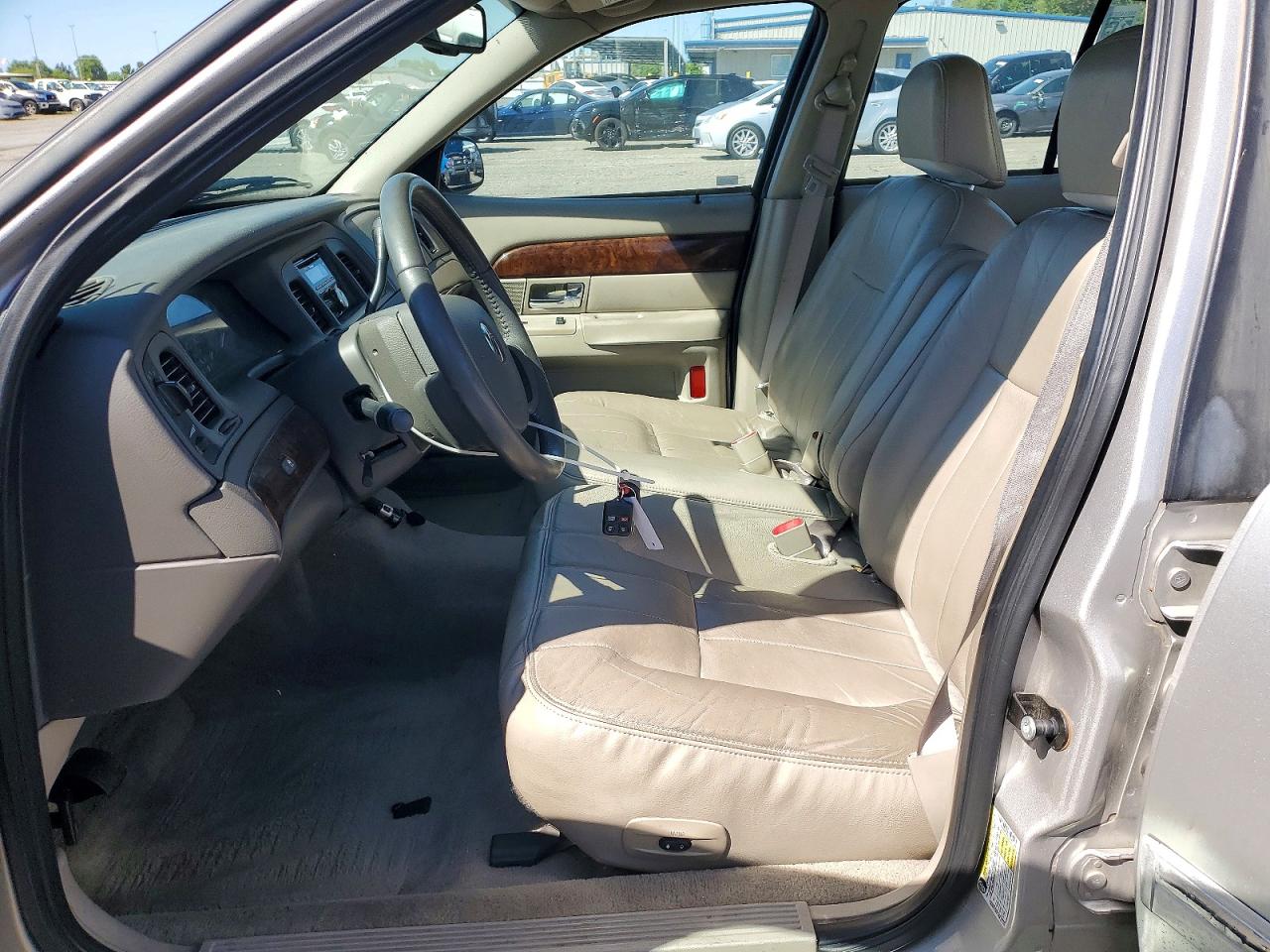2010 MERCURY GRAND MARQUIS LS photo 13