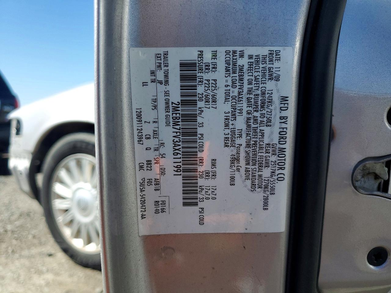 2010 MERCURY GRAND MARQUIS LS photo 23