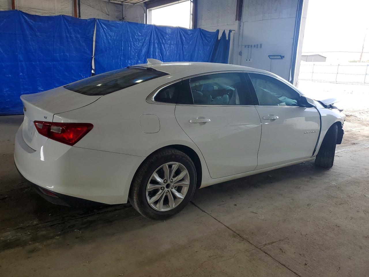 2023 CHEVROLET MALIBU LT photo 3