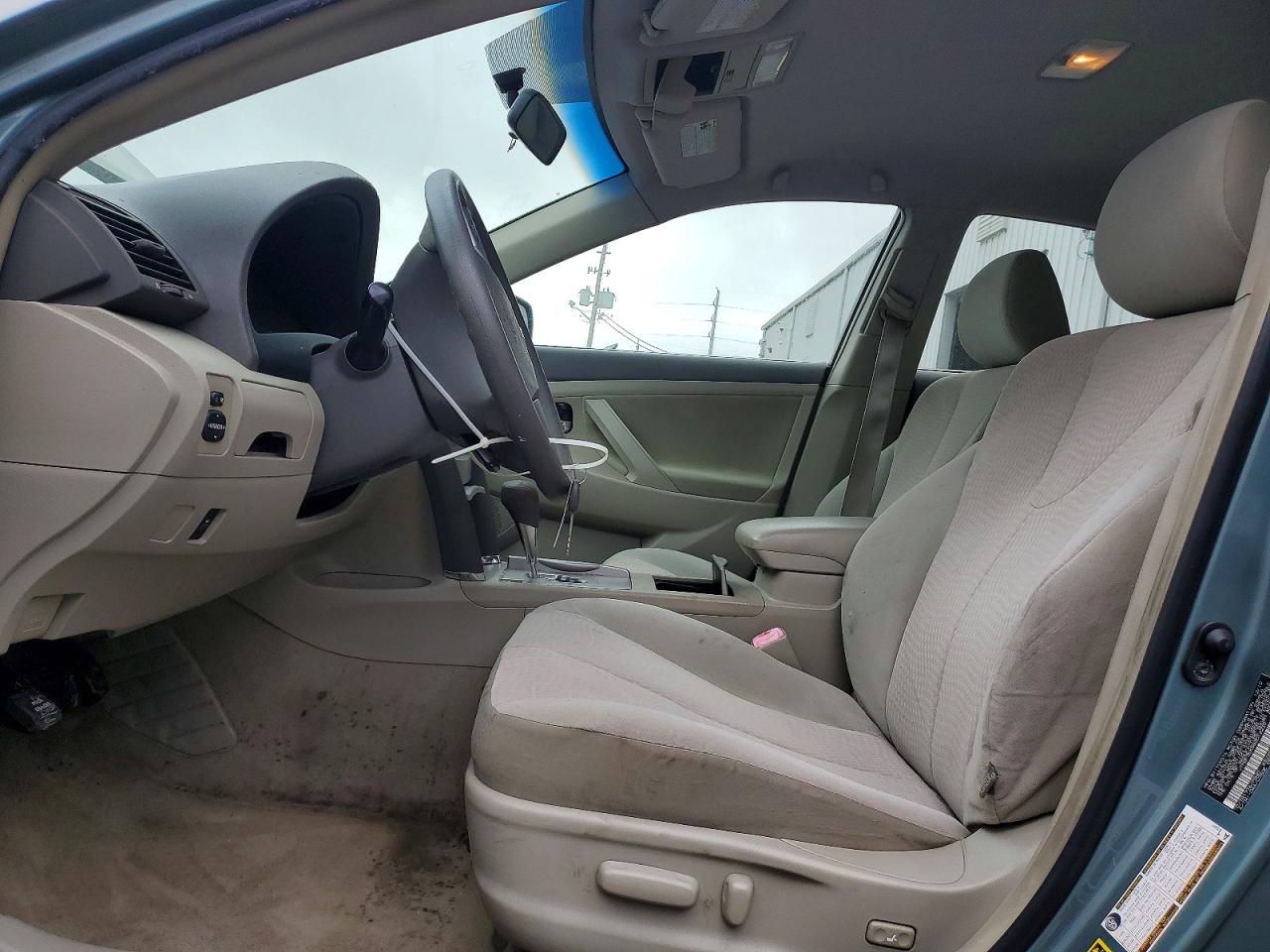 2011 TOYOTA CAMRY LE photo 7