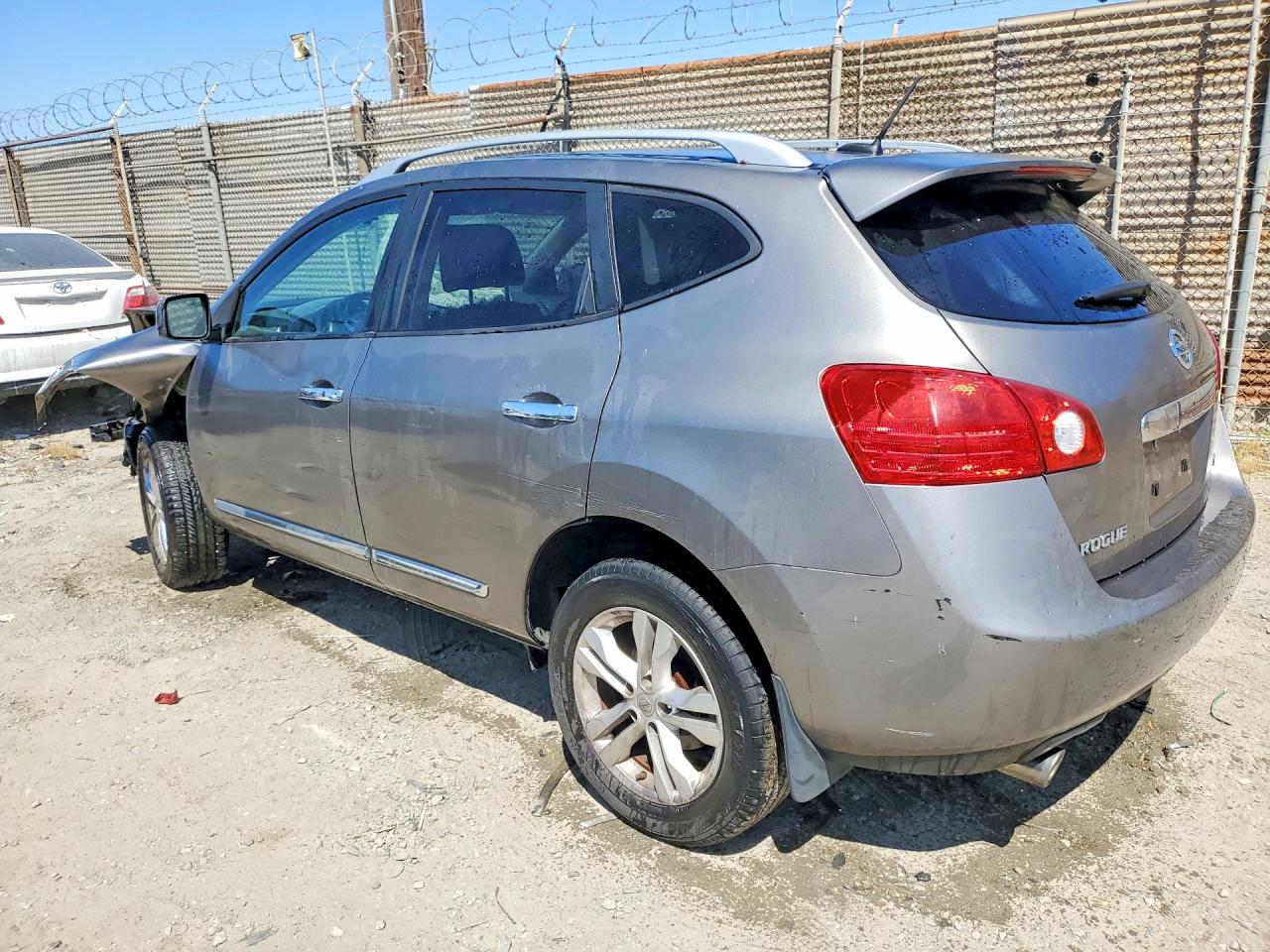 2013 NISSAN ROGUE S photo 3