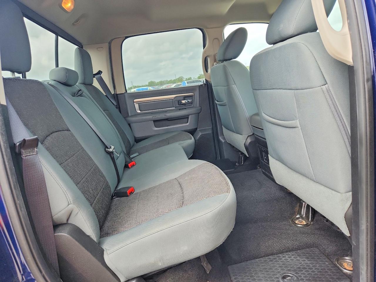 2014 RAM 1500 photo 28