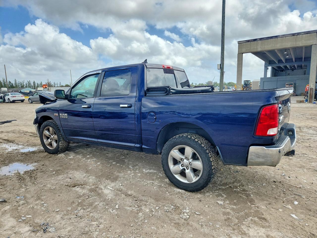 2014 RAM 1500 photo 4