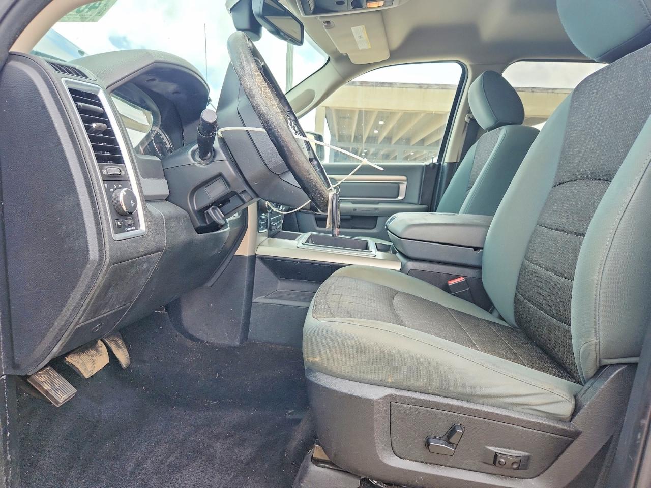 2014 RAM 1500 photo 19