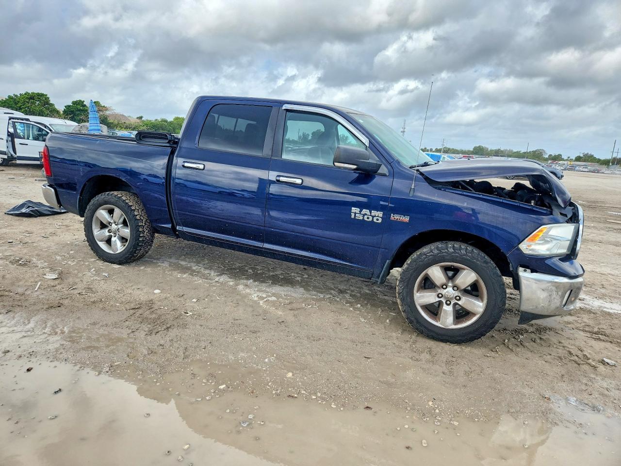 2014 RAM 1500 photo 10