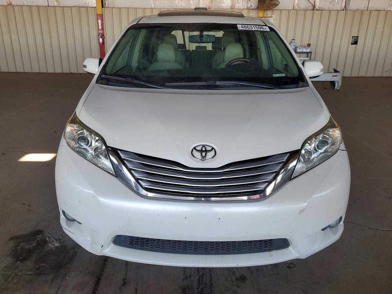 2014 TOYOTA SIENNA LIMITED 7-PASSENGER photo 9