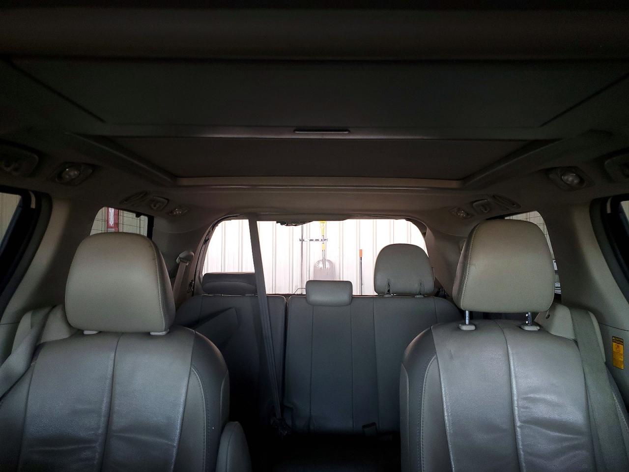 2014 TOYOTA SIENNA LIMITED 7-PASSENGER photo 19