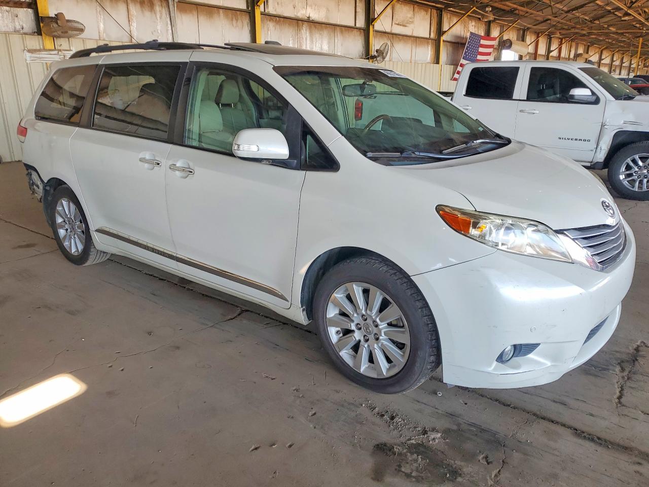 2014 TOYOTA SIENNA LIMITED 7-PASSENGER photo 7