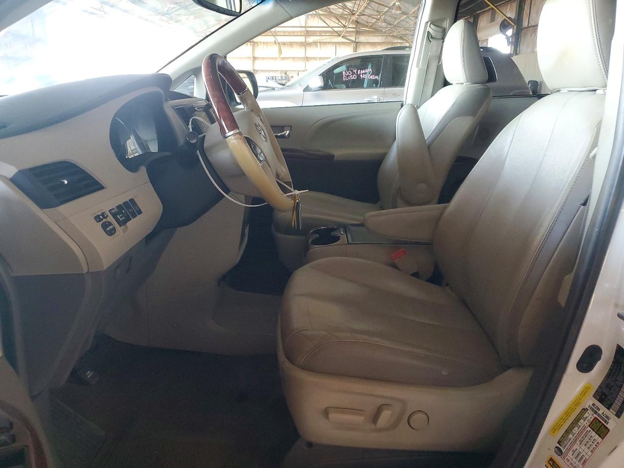 2014 TOYOTA SIENNA LIMITED 7-PASSENGER photo 13