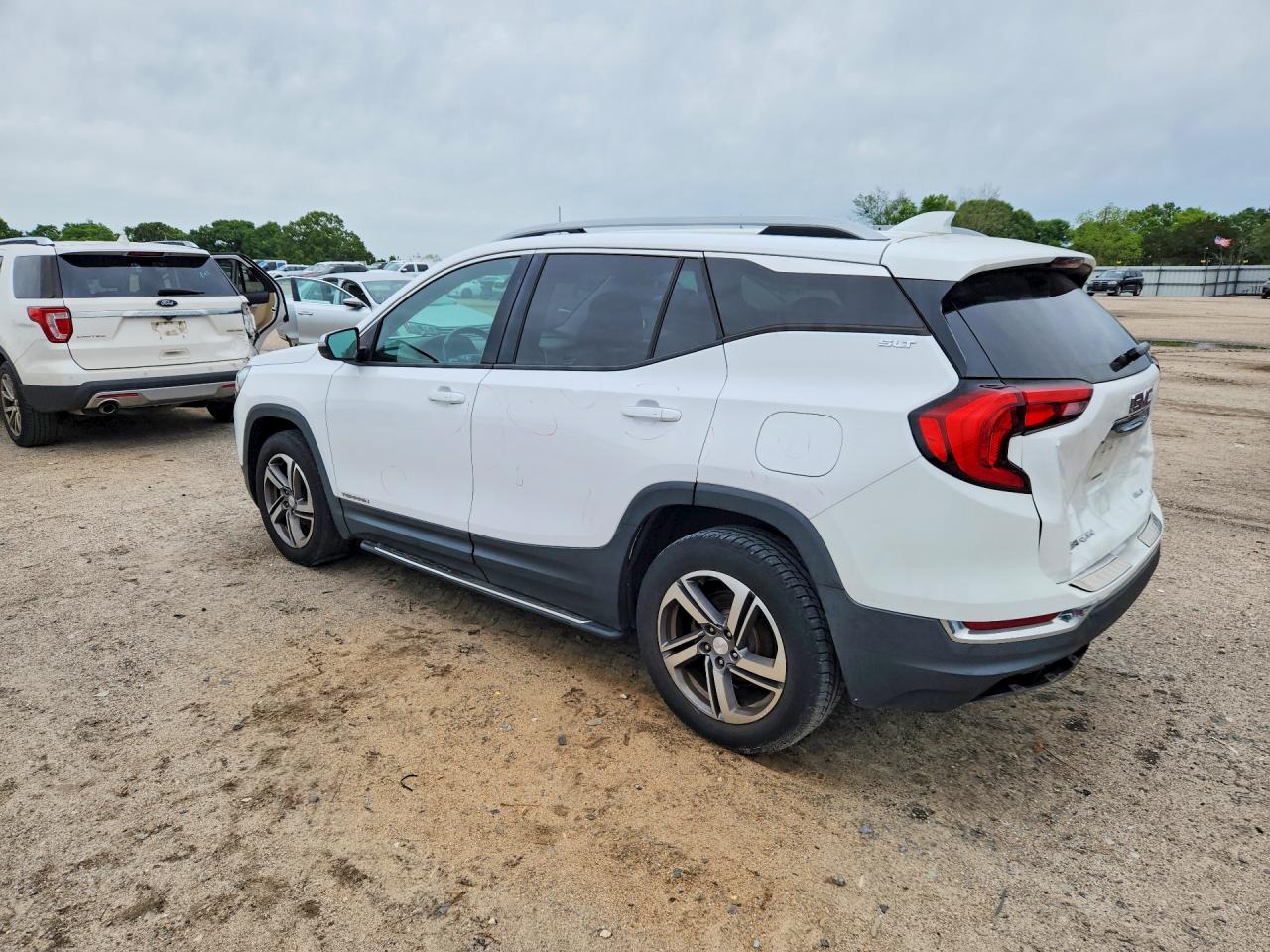 2018 GMC TERRAIN SLT photo 4