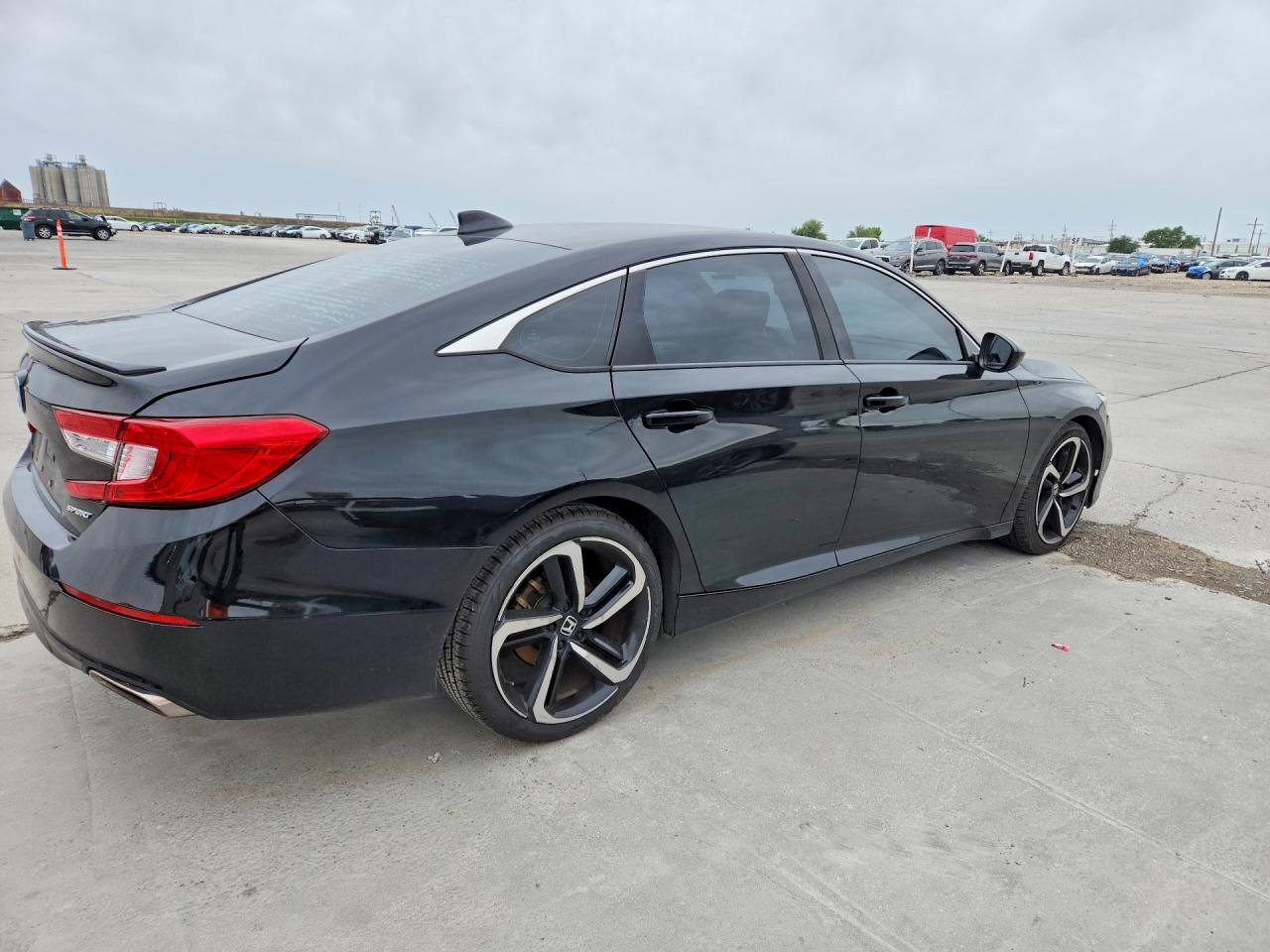 2018 HONDA ACCORD SPORT photo 5