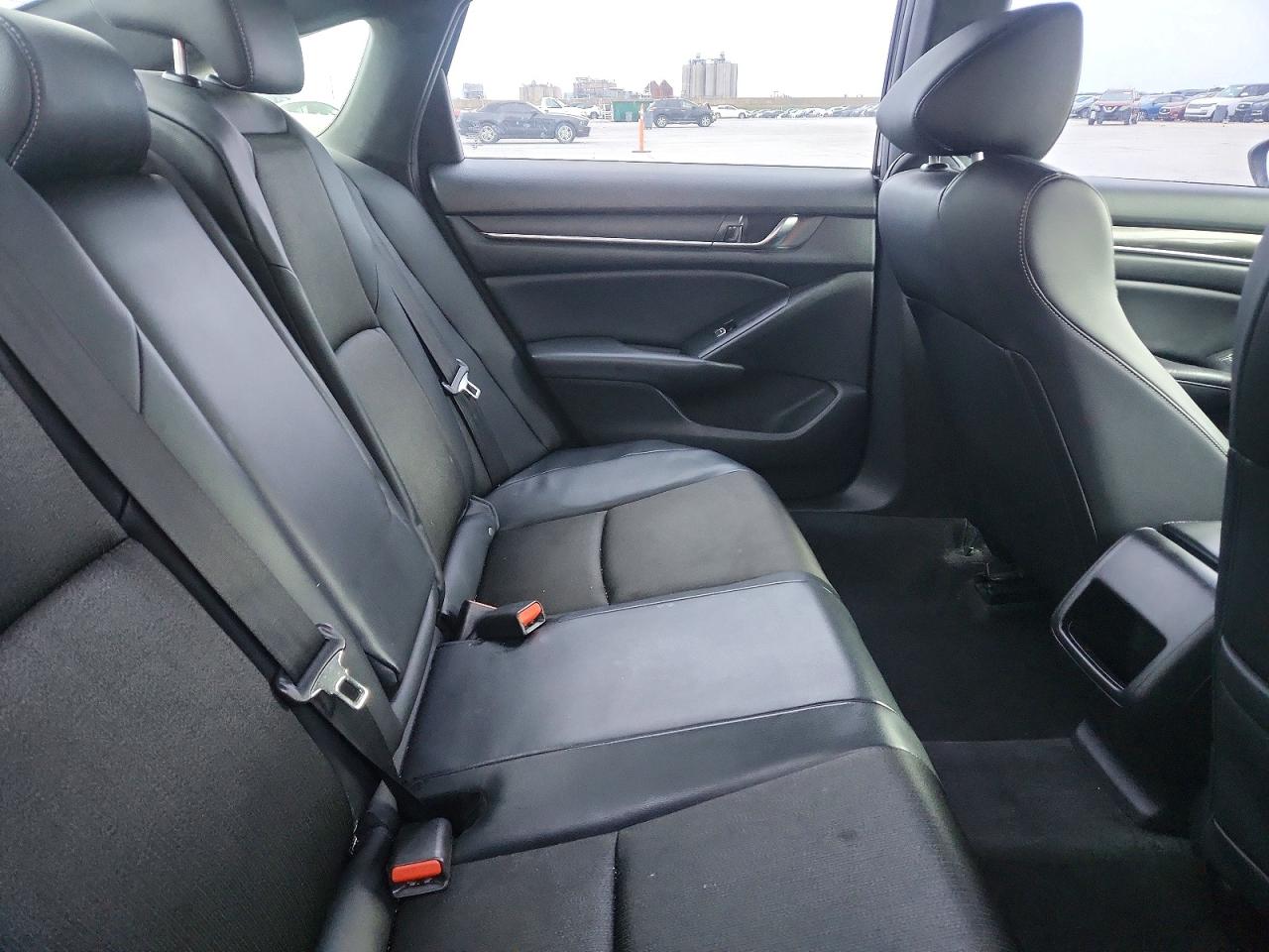 2018 HONDA ACCORD SPORT photo 19