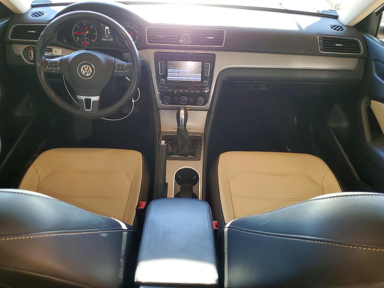 2015 VOLKSWAGEN PASSAT SE photo 15