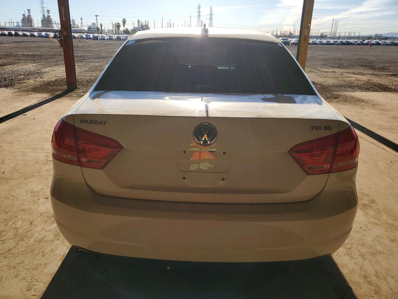 2015 VOLKSWAGEN PASSAT SE photo 11