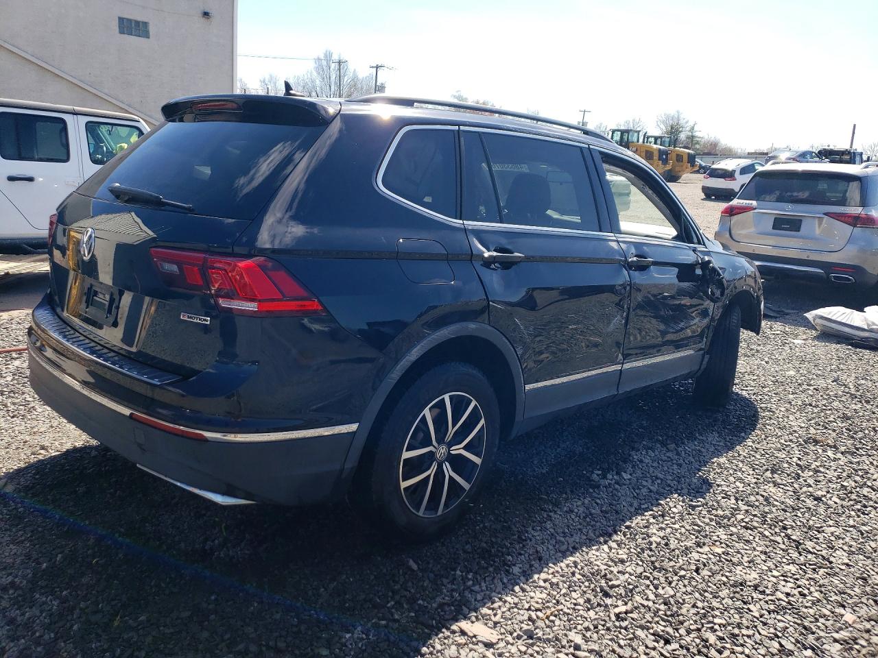 2021 VOLKSWAGEN TIGUAN SE photo 7
