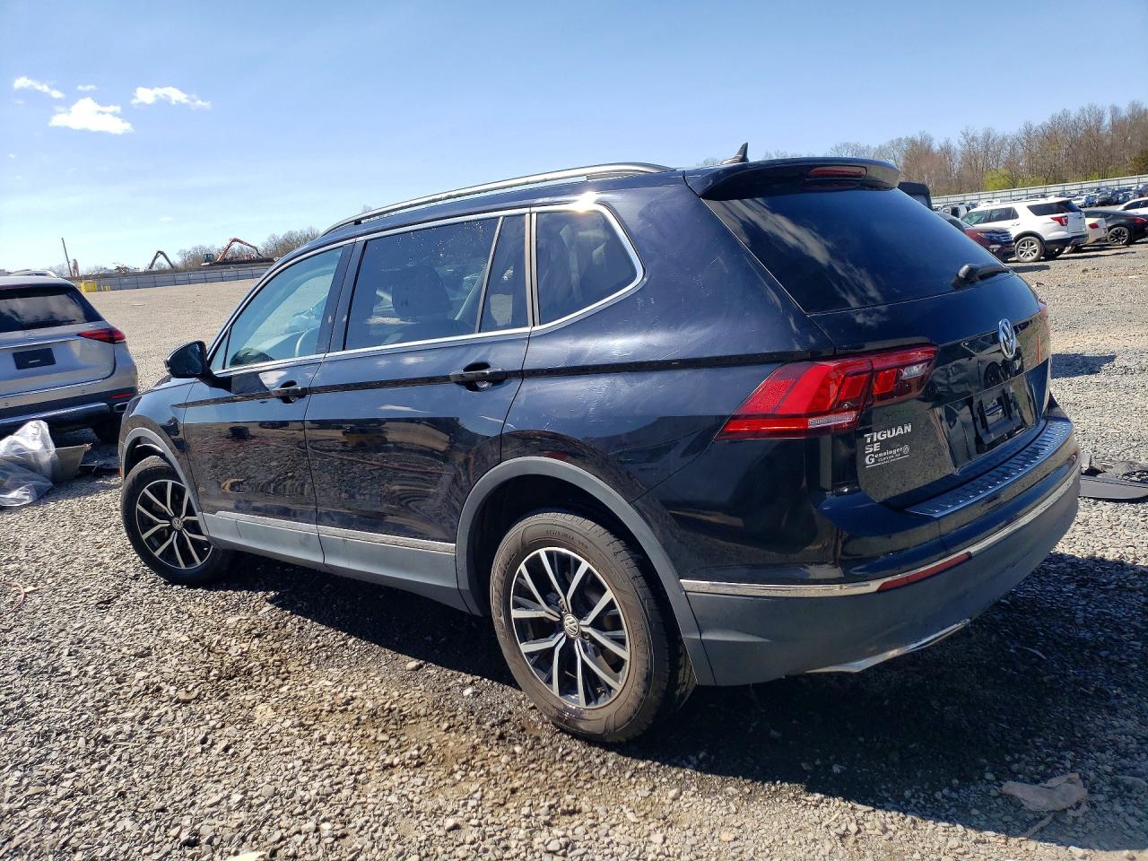 2021 VOLKSWAGEN TIGUAN SE photo 4