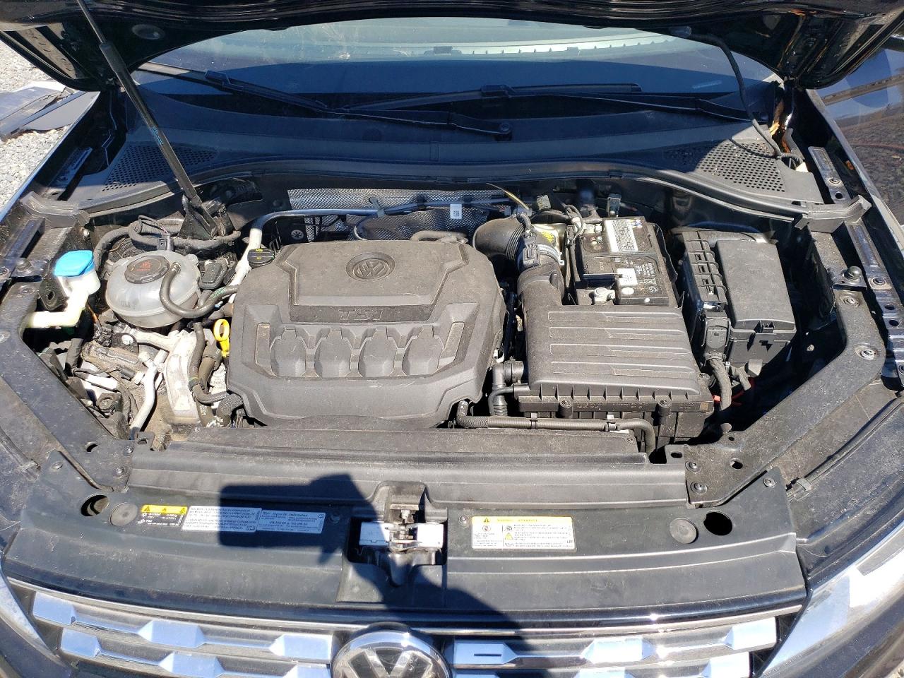 2021 VOLKSWAGEN TIGUAN SE photo 34