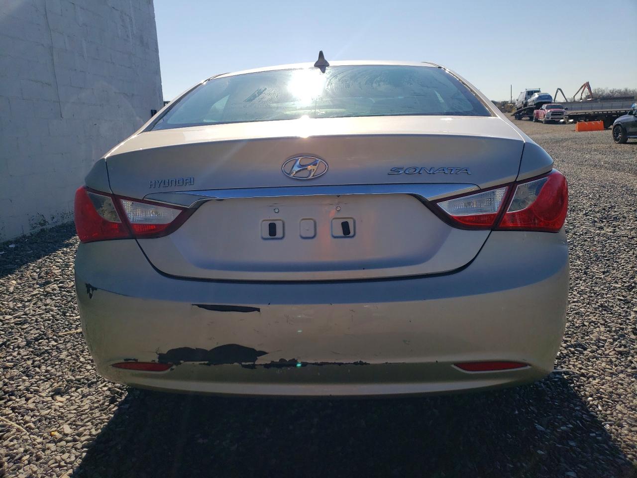 2011 HYUNDAI SONATA GLS photo 11