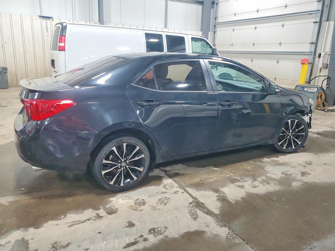 2017 TOYOTA COROLLA SE photo 5