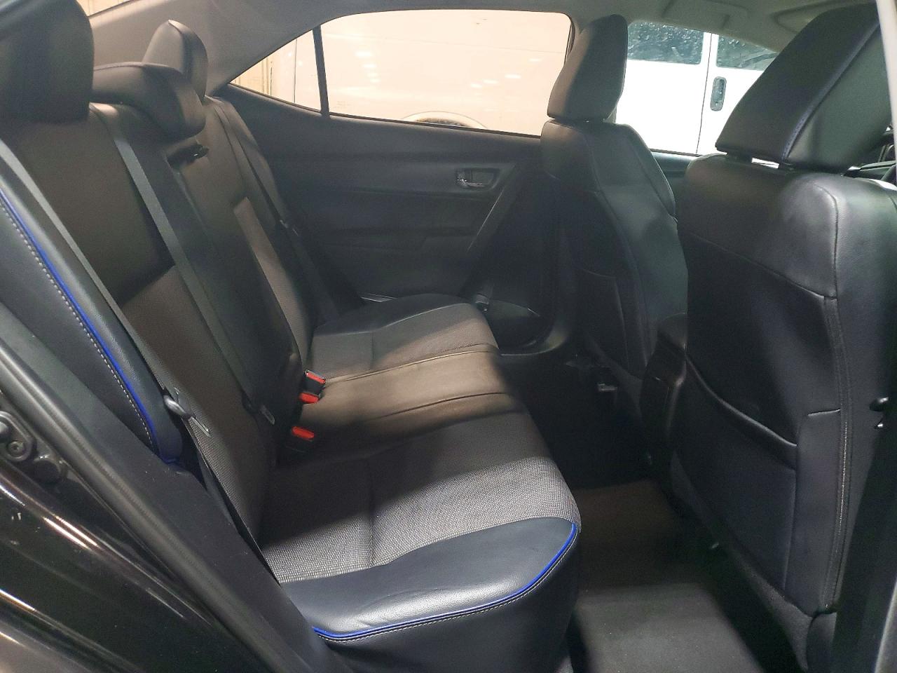 2017 TOYOTA COROLLA SE photo 19