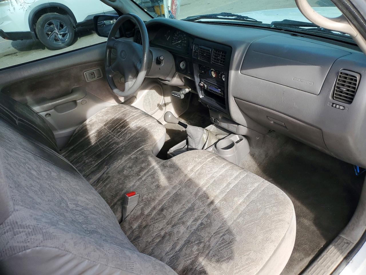 2002 TOYOTA TACOMA photo 8