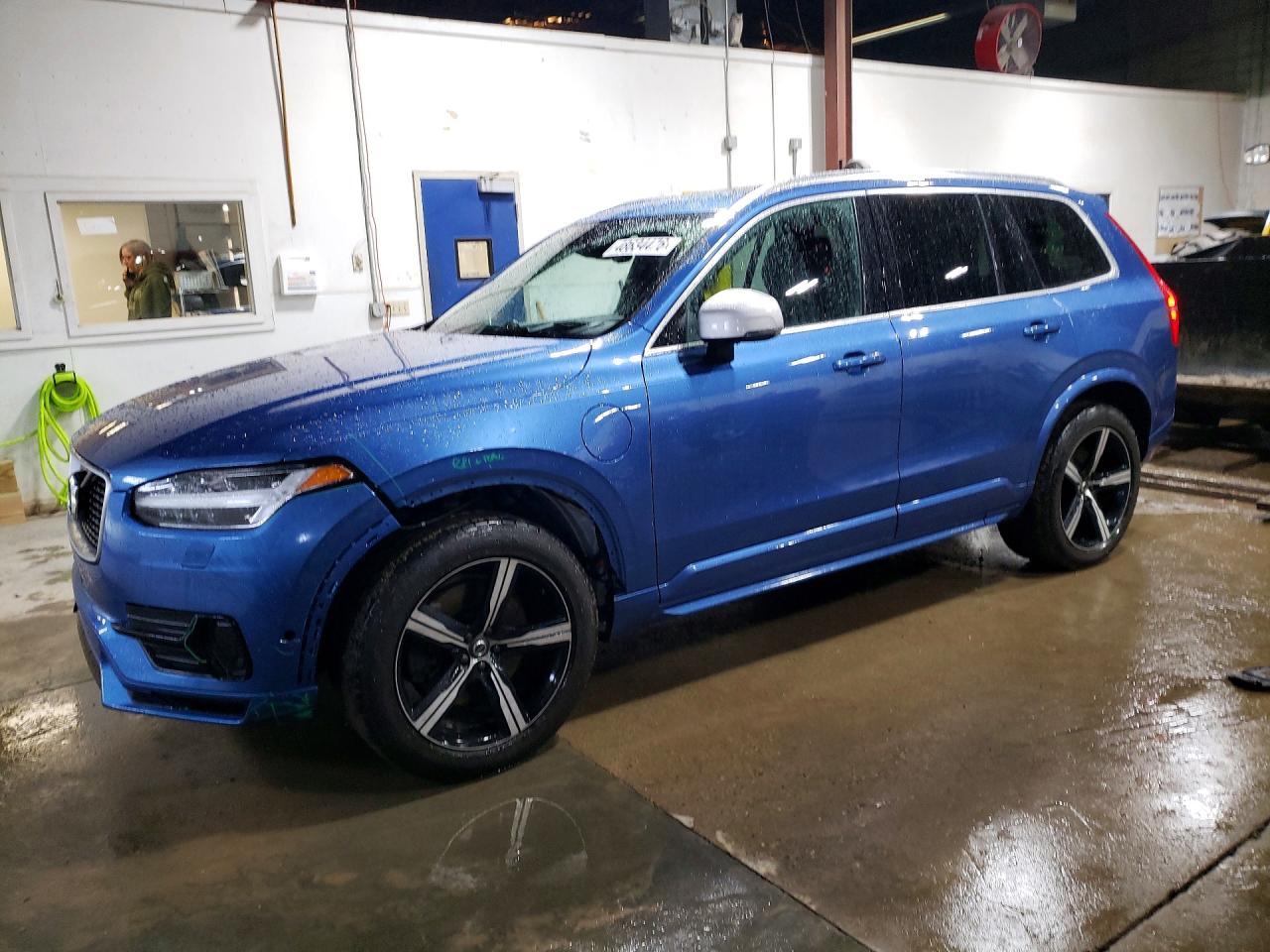 2017 VOLVO XC90