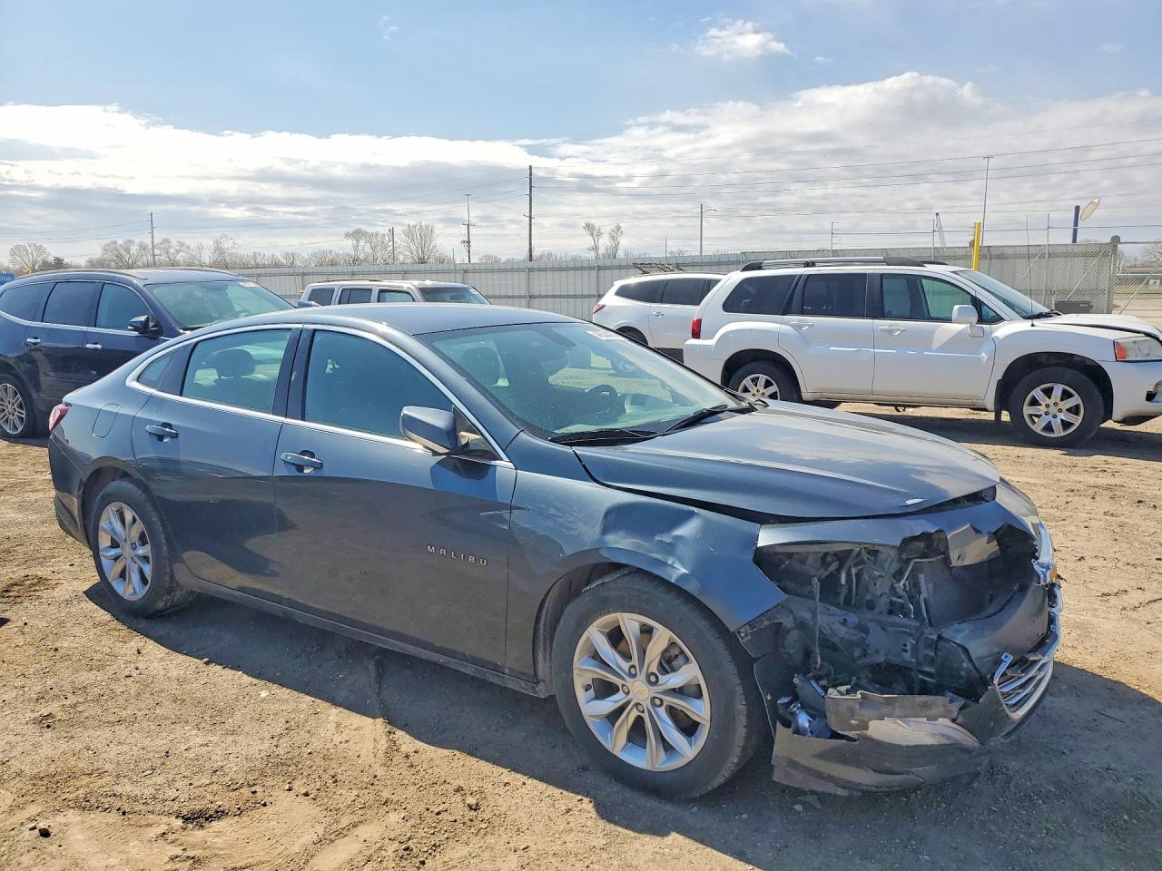 2021 CHEVROLET MALIBU LT photo 4
