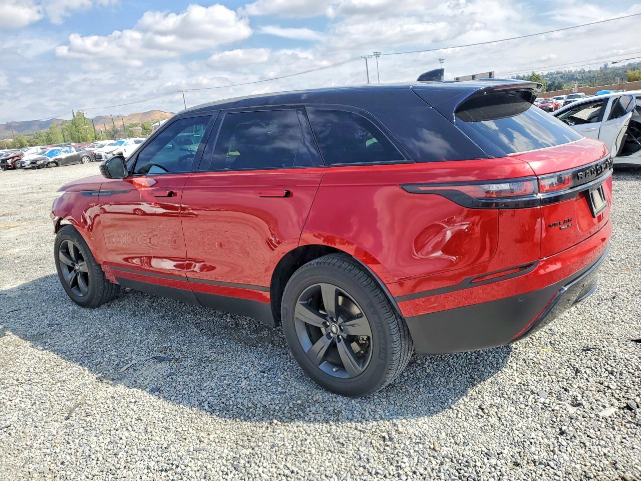 2018 LAND ROVER RANGE ROVER VELAR S photo 4