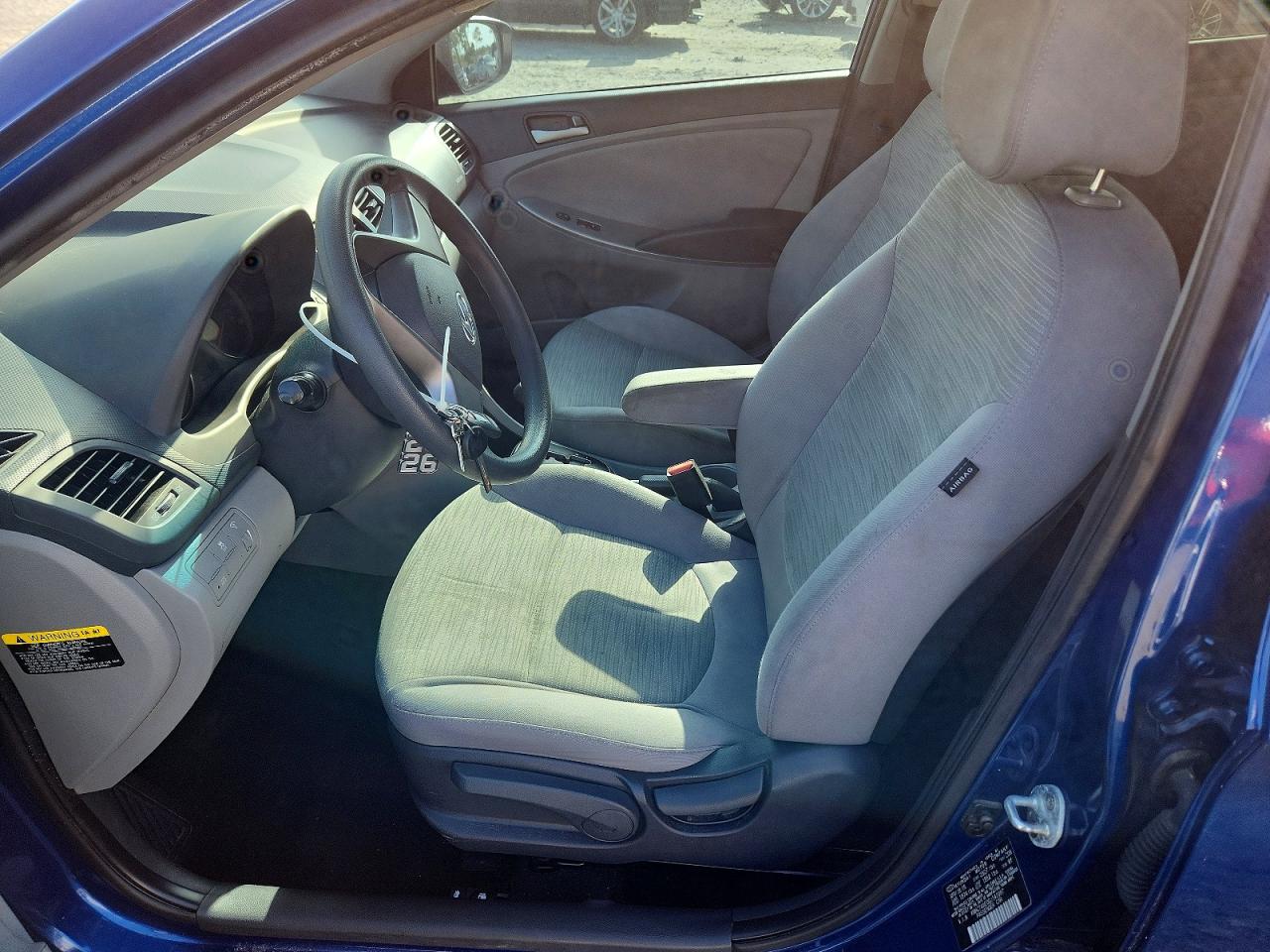 2016 HYUNDAI ACCENT SE photo 13