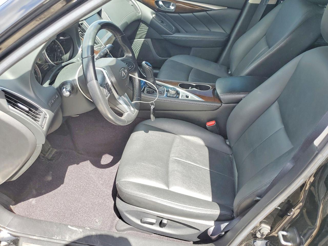 2018 INFINITI Q50 3.0T LUXE photo 19