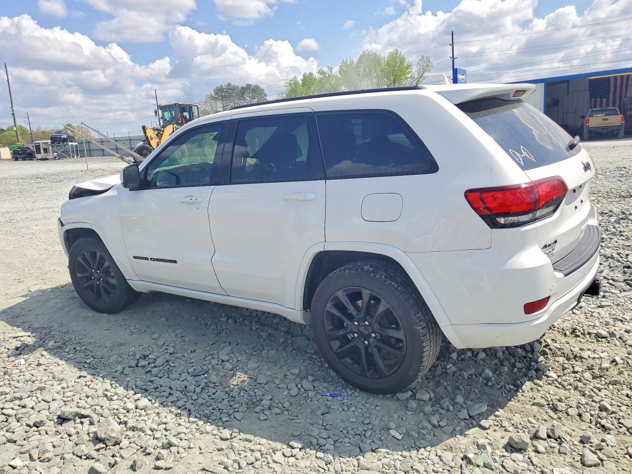 2020 JEEP GRAND CHEROKEE LAREDO photo 2