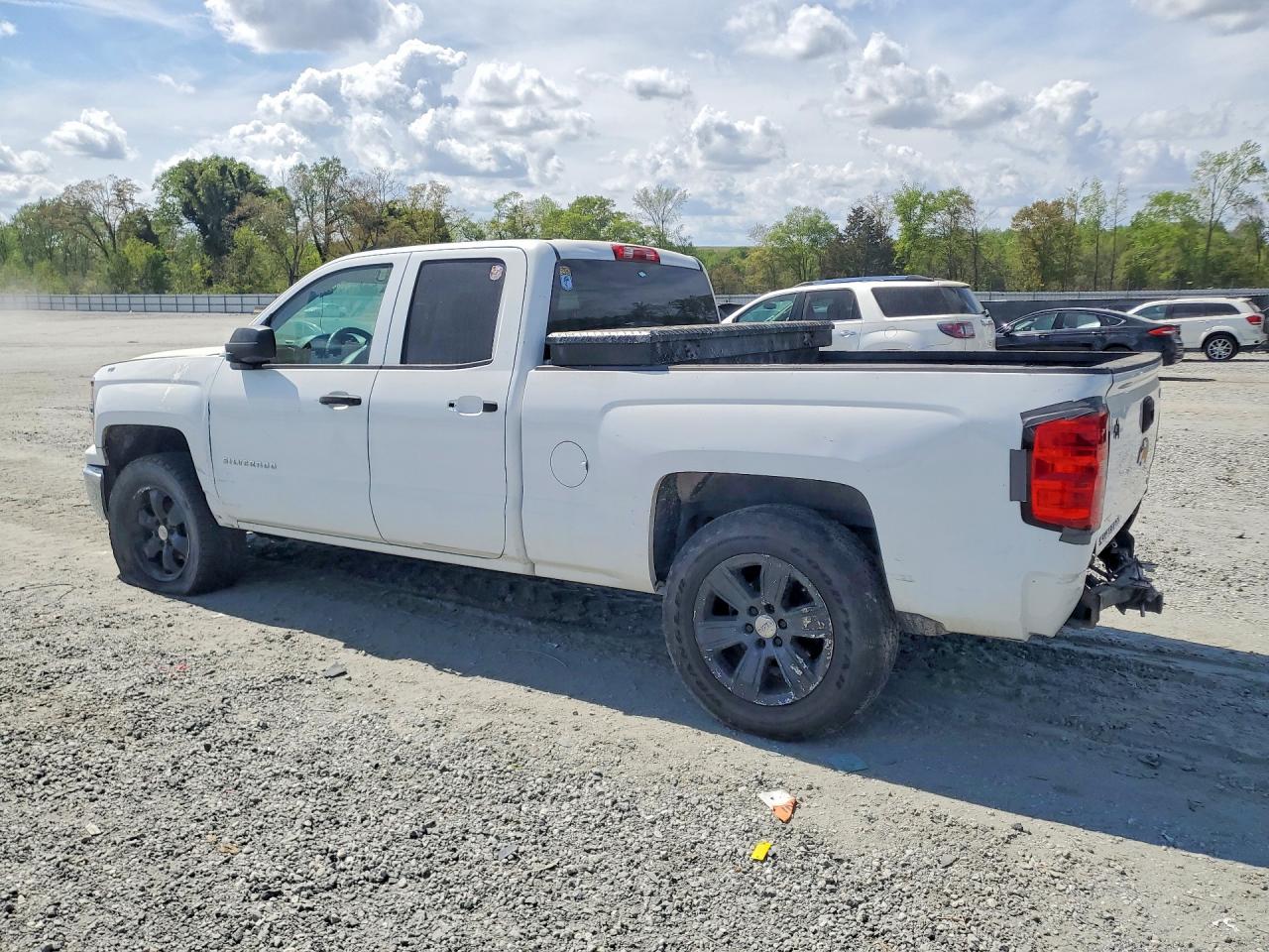 2014 CHEVROLET SILVERADO K1500 LT photo 3
