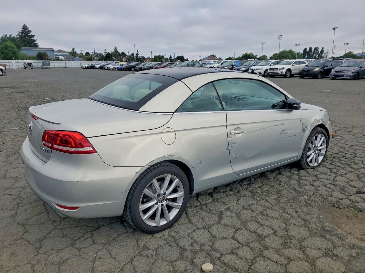 2012 VOLKSWAGEN EOS KOMFORT photo 7