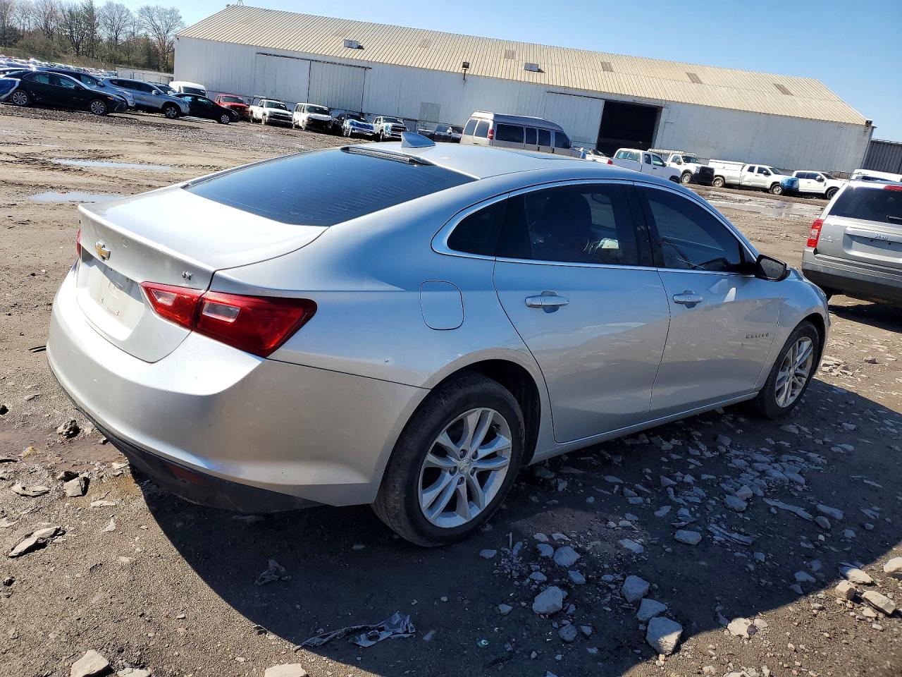 2018 CHEVROLET MALIBU LT photo 5