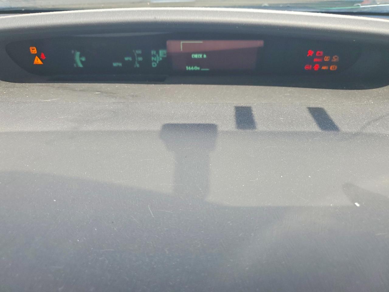 2010 TOYOTA PRIUS III photo 9